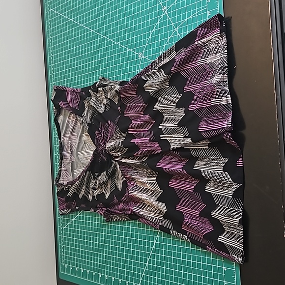 banana republic petite medium tank top black with white and purple geometric - Picture 1 of 4